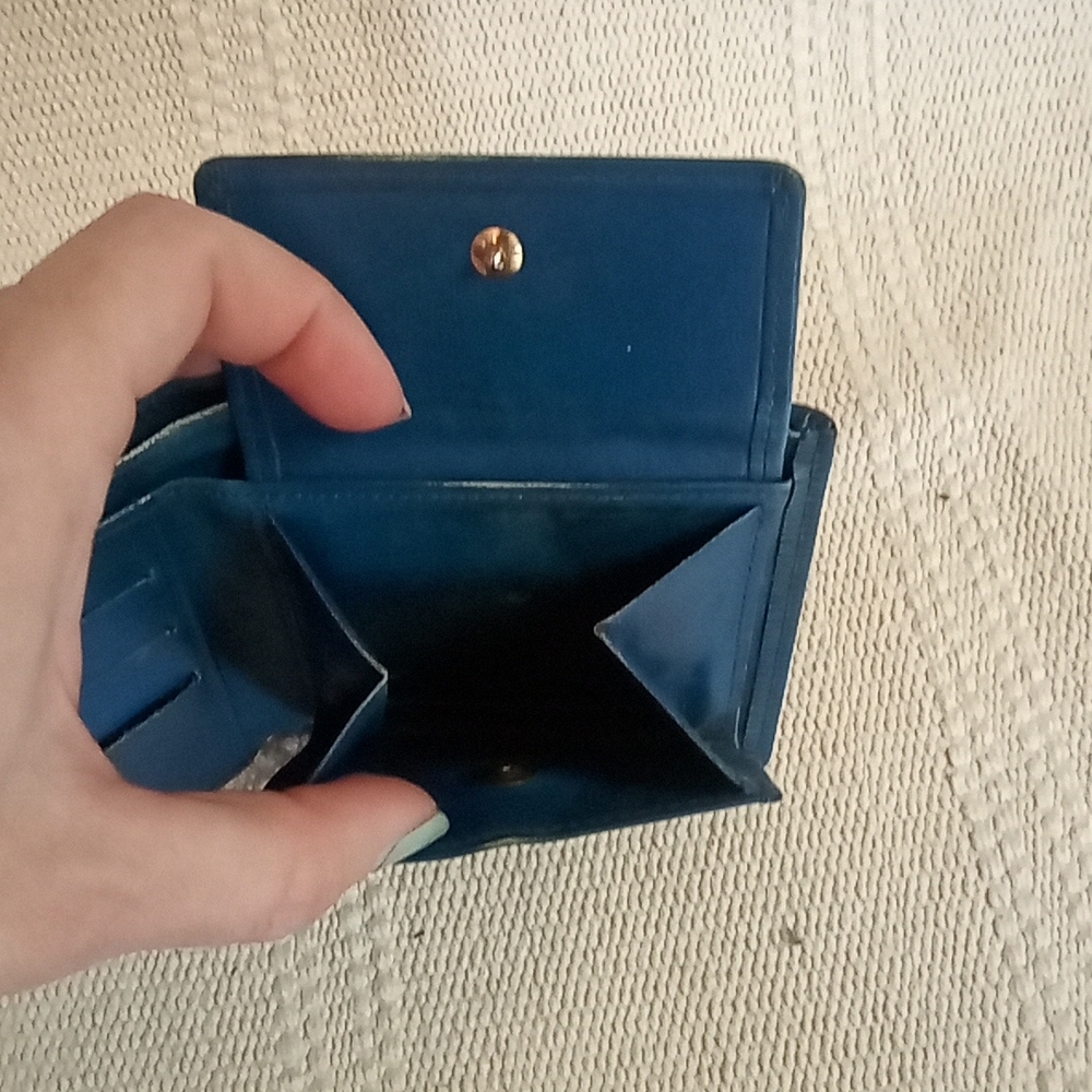 Blue epi wallet - Picture 7 of 9